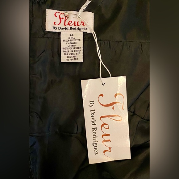 Fleur by David Rodriguez Halter Dress; Size 14 - Fits more like an 8; NWT. - Picture 7 of 8